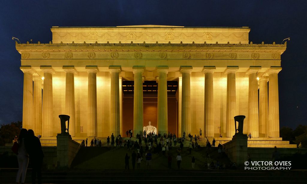 Washington - Lincoln Memorial at night